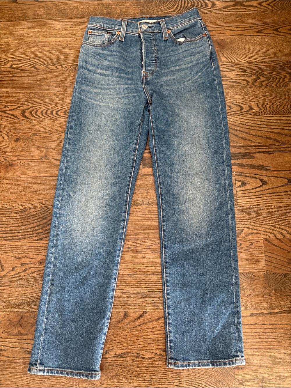 Levi's Wedgie Straight Women's - 26 waist, 27 inch inseam - great for petites!
